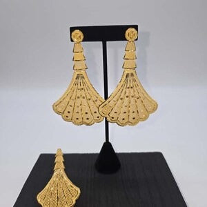 Lightweight Statement Dangle Earrings (Gold-Plated)